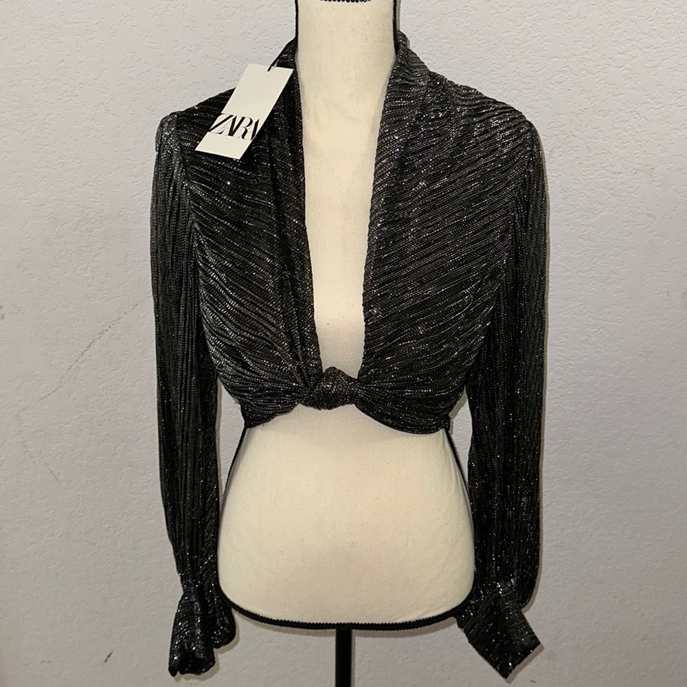 ZARA KNOTTED CROP TOP with metallic thread.
